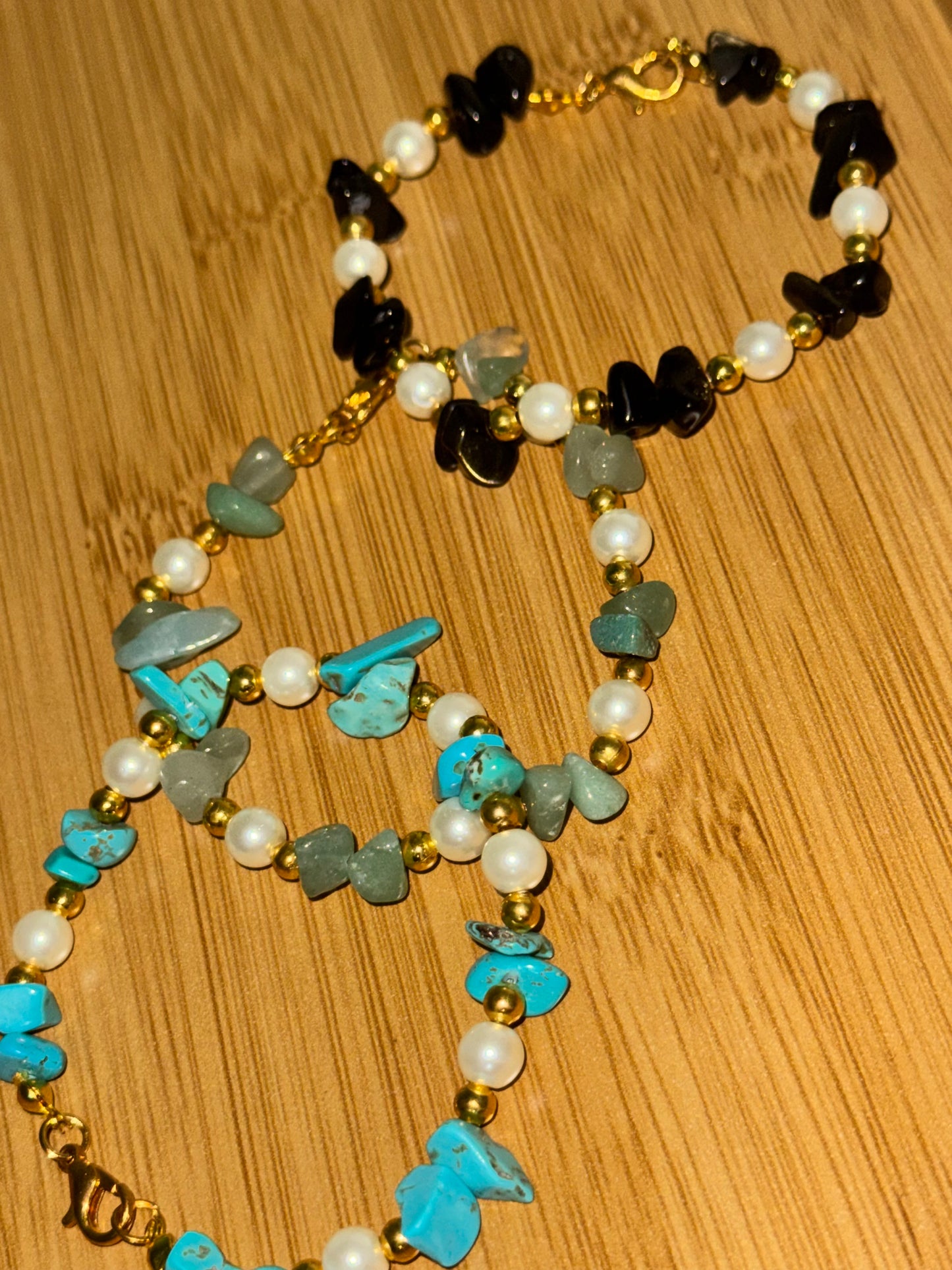 Trío de pulseras.